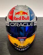 Red Bull Racing - Sergio Perez - Casque à léchelle 1/2