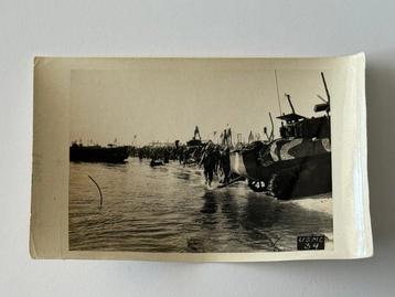 Life Photography - American amphibious landing on Iwo Jima,