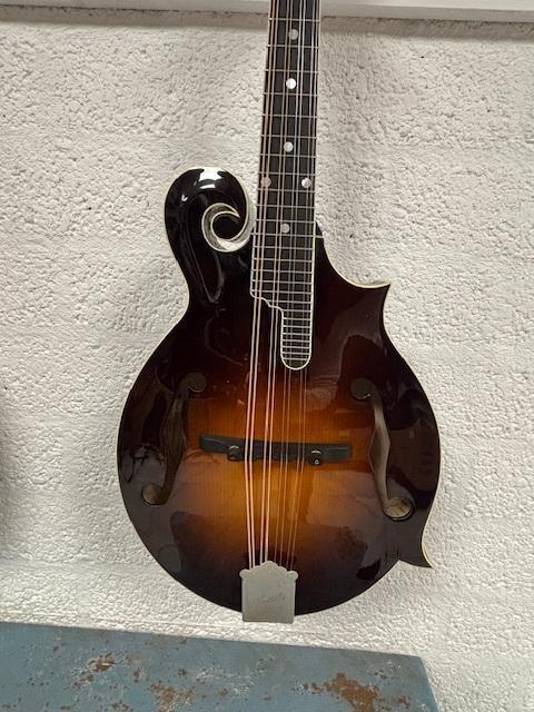 Kentucky KM-1000 mandoline (gebruikt), Muziek en Instrumenten, Snaarinstrumenten | Mandolines, Gebruikt