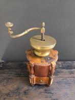 Koffiemolen - Wortelnotenhout - Antieke koffiemolen, Antiek en Kunst