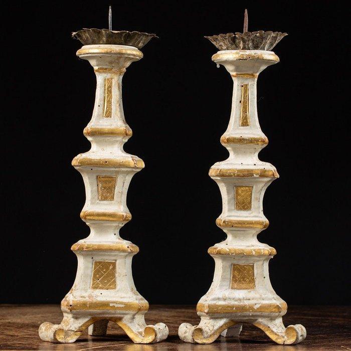 Kaarsenhouder - Exclusief paar houten kandelaars - Frankrijk, Antiek en Kunst, Curiosa en Brocante