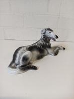 Figurine - Liggende windhond beeldje - Porcelaine