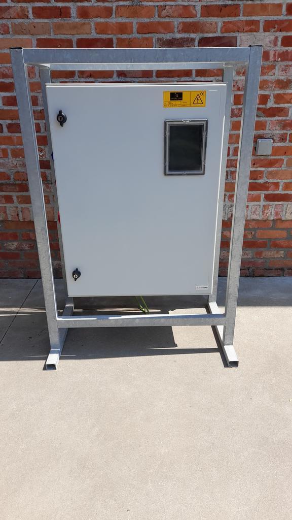 armoire de chantier en location, Doe-het-zelf en Bouw, Elektriciteit en Kabels, Overige typen, Zo goed als nieuw