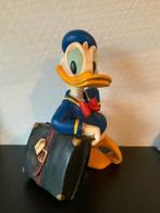 Donald Duck leaning on a travelling suitcase - 50 cm - 1, Nieuw