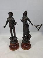 Beeldje, Zaaiende boer en boerin - 39 cm - Legering