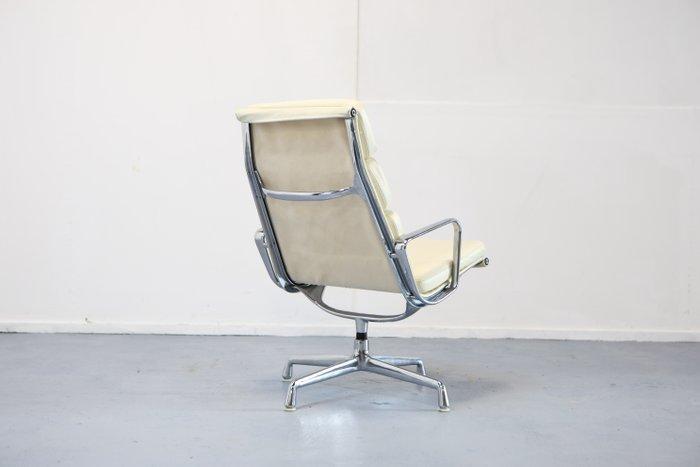 Herman Miller - Charles & Ray Eames - Fauteuil - EA216 soft, Antiek en Kunst, Kunst | Designobjecten