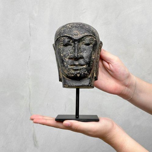 Statue, NO RESERVE PRICE - Javanese Budha Head on a custom, Antiquités & Art, Art | Objets design