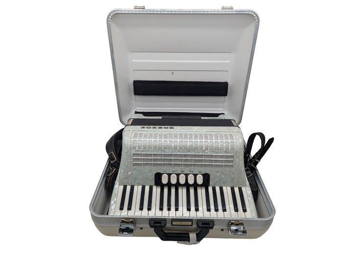 Hohner - Concerto III T - - Accordeon (Zonder Minimumprijs), Muziek en Instrumenten, Blaasinstrumenten | Blokfluiten