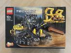 Lego - Technic - 42094 - Retired Product - LEGO Tracked