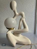 Miguel Hernández Cortés - Tafellamp met beeldje - Opaline, Antiek en Kunst