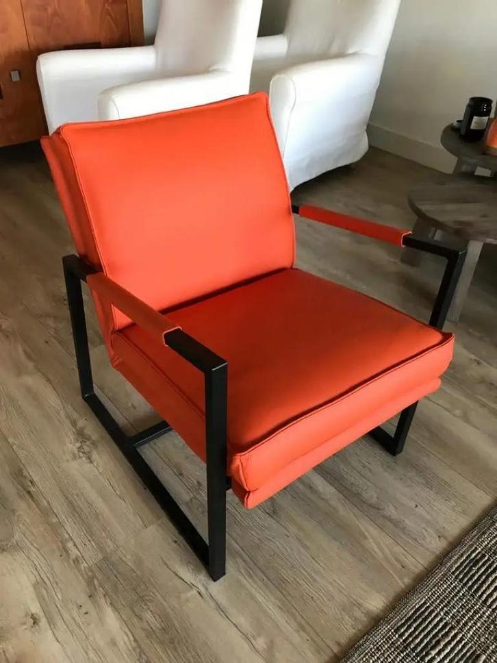 Leren fauteuil met stalen frame - oranje leer, Huis en Inrichting, Fauteuils, Nieuw, Ophalen of Verzenden