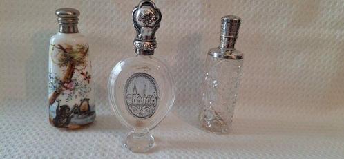 Flasque (3) - Trois anciens flacons de parfum ornés, Antiek en Kunst, Antiek | Zilver en Goud