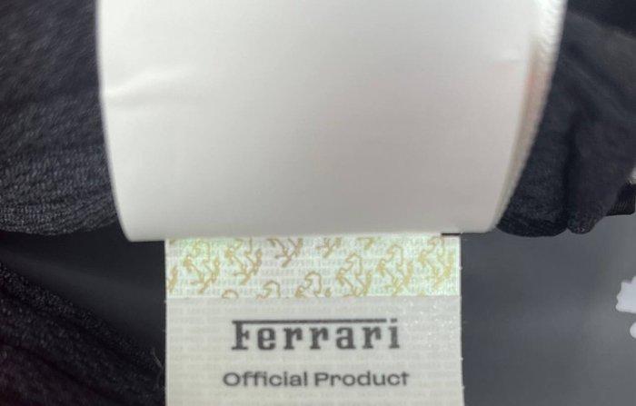 Ferrari - Officiële SF pet - Charles Leclerc Autographed -, Verzamelen, Automerken, Motoren en Formule 1