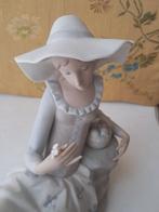 Nao by Lladró - Statue, Fanciulla sdraiata - 22 cm -