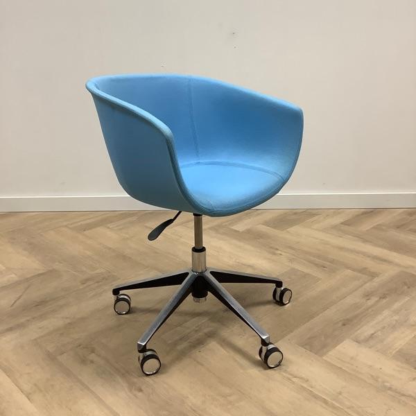 Design stoel, Segis op wielen, zithoogte instelbaar,  blauw, Huis en Inrichting, Stoelen, Gebruikt, Eén