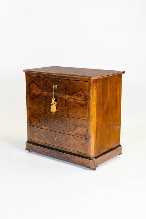 Commode - Walnoot - met wieltjes, Antiek en Kunst, Antiek | Overige Antiek
