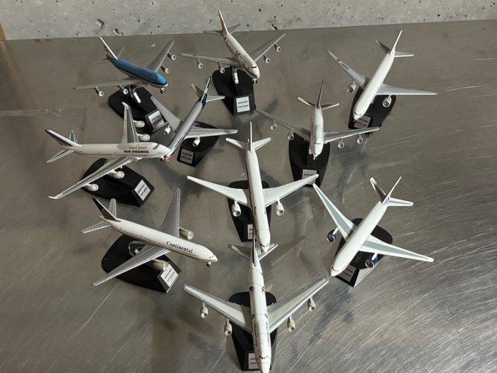 New Ray 1:500 - Avion miniature - Lot composé de 10, Antiquités & Art, Antiquités | Assiettes décoratives & Carrelages