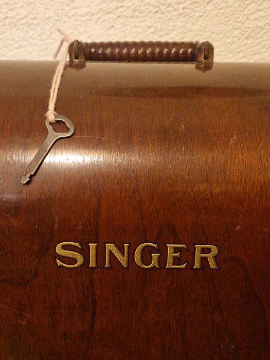 Singer 128K (1924) Naaimachine - Nikkelgeplateerd staal,, Antiek en Kunst, Kunst | Designobjecten