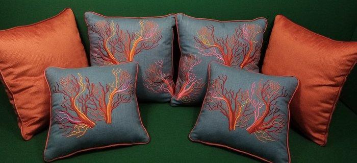 Kussenset met Corals-stof, door Manufatti Toscani, vulling, Antiek en Kunst, Curiosa en Brocante