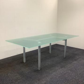 Tweedehands design vergadertafel 217x105 cm,  met glazen, Bureau