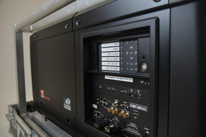 Barco DP2K-32B Videoprojector, Collections, Appareils photo & Matériel cinématographique