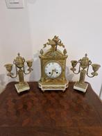 Klok en garnituur set (3) - Brocourt Horloger à Paris -, Antiek en Kunst