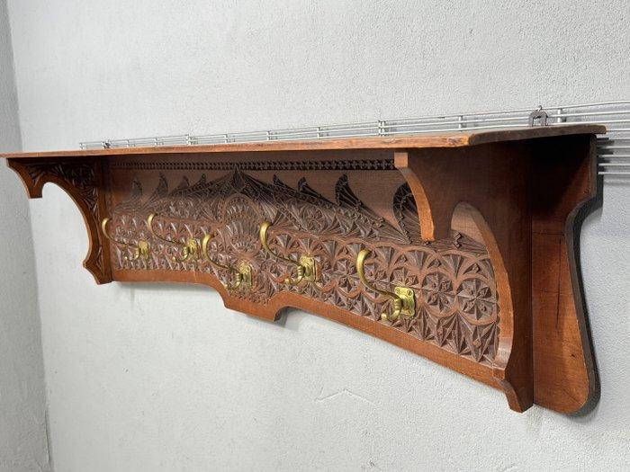 Kapstok - Hout, Messing - Friese kerfsnede kapstok, Antiek en Kunst, Curiosa en Brocante