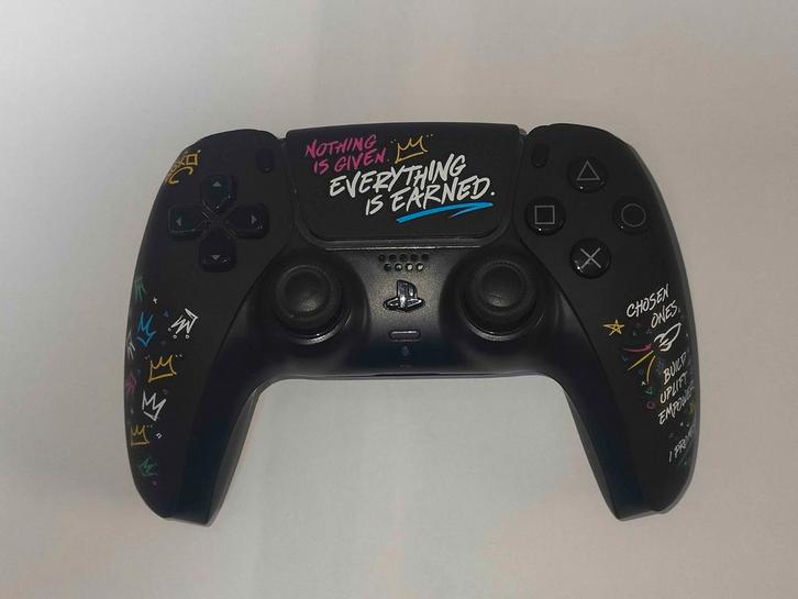 Sony DualSense Wireless Custom Controller-Lebron James, Games en Spelcomputers, Spelcomputers | Sony Consoles | Accessoires, Ophalen of Verzenden