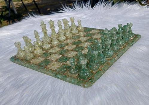 Jeu déchecs - 100 % jade (Myanmar), 100 % aventurine, Antiek en Kunst, Curiosa en Brocante