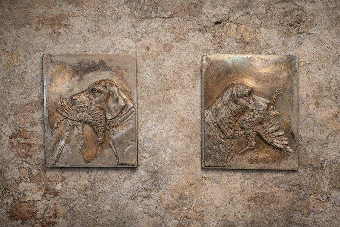 Reliëf, Twee jachthonden reliëf brons - 34.5 cm - Brons, Antiek en Kunst, Curiosa en Brocante