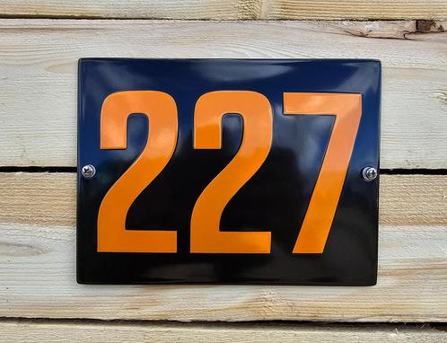 Huisnummer "Amsterdamse School", Verzamelen, Merken en Reclamevoorwerpen, Verzenden