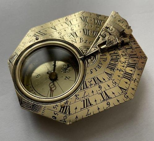 Nicolas Bion à Paris -  Pocket sundial - Gelakt messing -, Antiek en Kunst, Antiek | Overige Antiek