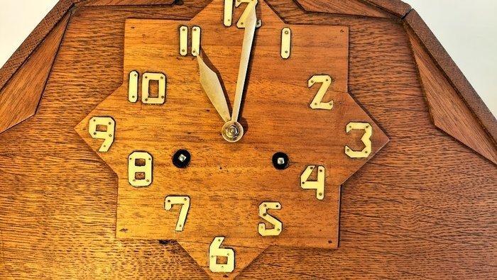 Amsterdamse School klok, Kerstklok - Art Deco -eiken hout, Antiek en Kunst, Antiek | Klokken