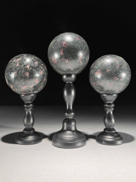 Geen minimumprijs - Prachtige set van 3 Ruby Zoisite Bol op, Antiek en Kunst, Kunst | Designobjecten