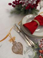 Elegante kersttafelkleed in barokstijl. Ideaal voor grote