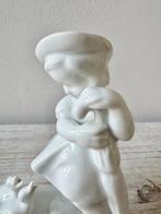 KPM - Figure - Mit Enten spielendes Mädchen - Porcelaine, Antiek en Kunst