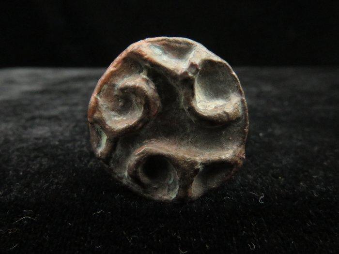 Mesopotamisch Brons Zegelstempel met triskelion-achtige, Antiquités & Art, Antiquités | Autres Antiquités