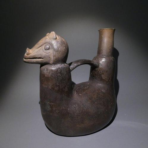 Lambayeque, Pérou Terre cuite Animal huaco. 20 cm H. 750 -, Verzamelen, Mineralen en Fossielen