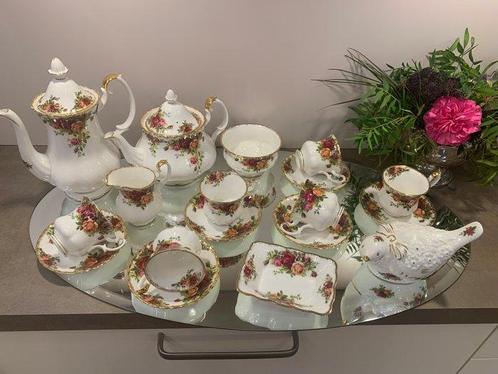 Royal Albert - Koffieservies (18) - Old Country Roses -, Antiek en Kunst, Antiek | Meubels | Tafels