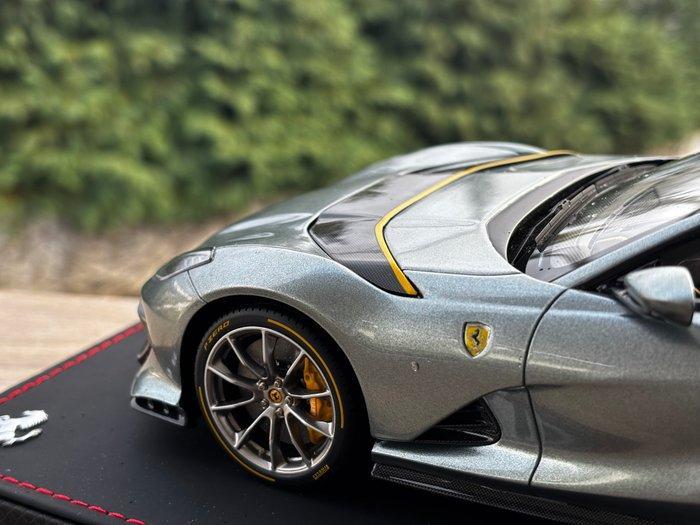 BBR 1:18 - Model sportwagen - Ferrari 812 Competizione, Hobby en Vrije tijd, Modelauto's | 1:5 tot 1:12