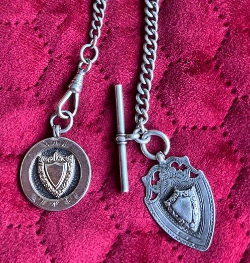 Collier ancien en argent avec 2 Fobs en argent et barre T,, Antiek en Kunst, Antiek | Zilver en Goud