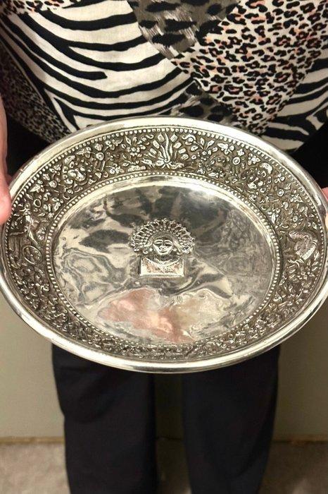 Zeer grote en zware Balinese zilveren Offerschaal met, Antiek en Kunst, Antiek | Zilver en Goud