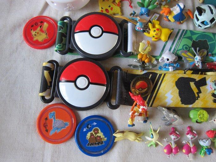 bandai tomy pokemon lot 2 about 90 +/- figures, Consoles de jeu & Jeux vidéo, Consoles de jeu | Accessoires Autre