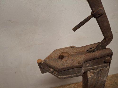Tuinmeubilair - Hout - Oude bottelaar, Antiek en Kunst, Curiosa en Brocante