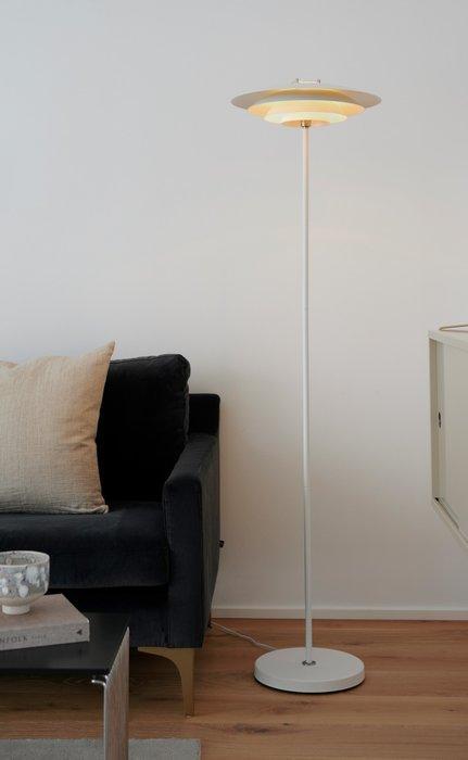 Nordlux - Kåre Bækgård - Staande lamp - Nordlux Bretagne, Antiek en Kunst, Antiek | Verlichting