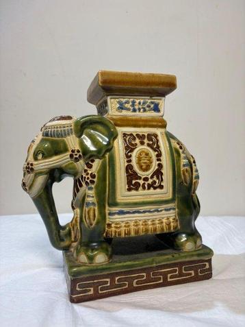 Statue, Vintage Keramieken Olifant Beeld met Gedetailleerde