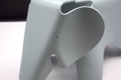 Ornement décoratif - Vitra - Petit éléphant Eames - Charles, Antiek en Kunst, Antiek | Meubels | Stoelen en Sofa's