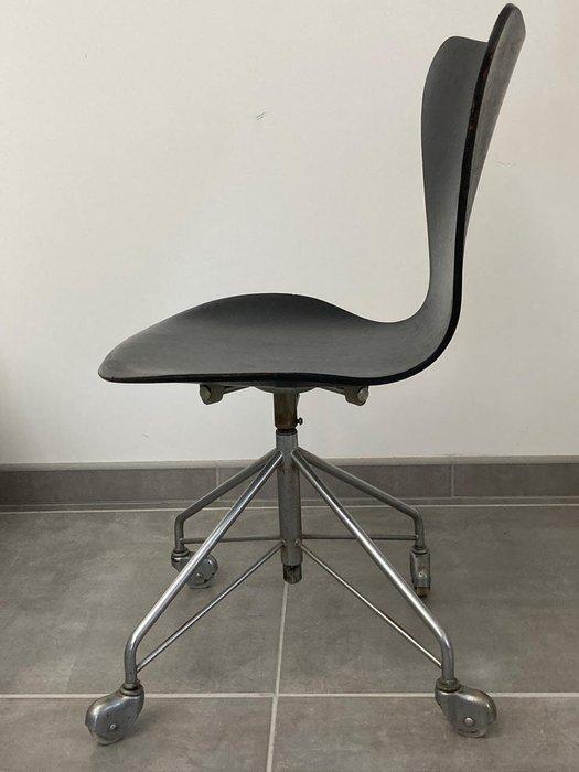 Fritz Hansen - Arne Jacobsen - Chaise - Série 7 - Acier,, Antiquités & Art, Antiquités | Meubles | Chaises & Canapés