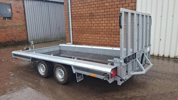 Veiling: Machinetratnsporter 4.0x1.80m, Autos, Camions, Enlèvement