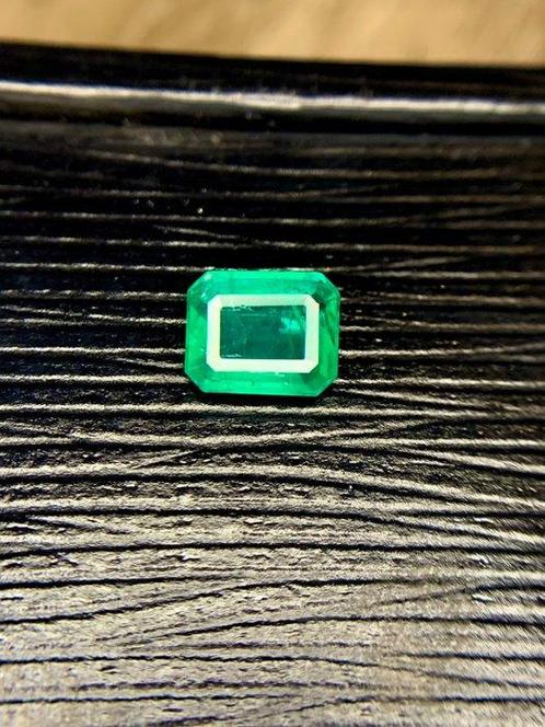 Sans Prix de Réserve - 1 pcs Vert Émeraude - 1.46 ct -, Handtassen en Accessoires, Edelstenen